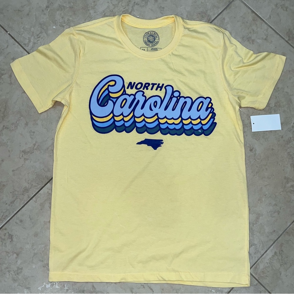 NWT State & Local Threads Company: North Carolina Short Sleeve Top, Size M